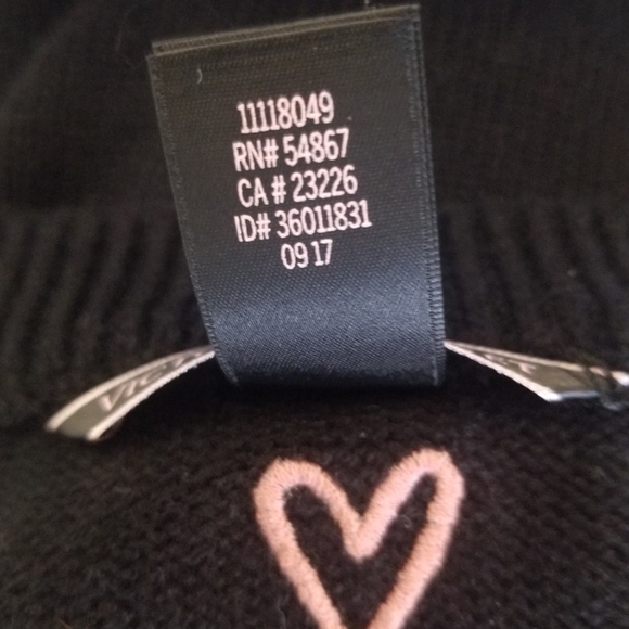 VS M Soft Cashmere Kiss Black Tease Sweater New - Picture 8 of 8